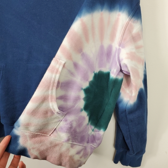 Wildfox Tie Dye Hoodie Womens Size L Boxy Cropped Fit Navy Blue Tie Dye Circle - Picture 3 of 6
